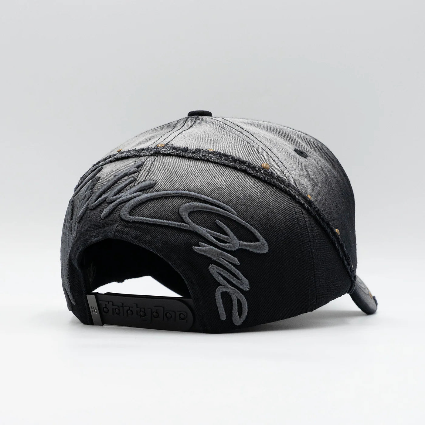 31 Hats Takes Notes - Fade To Black